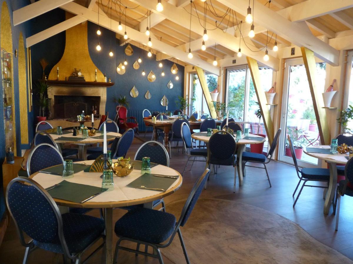 Hotel Restaurant Le Chanel Villieu Exterior photo